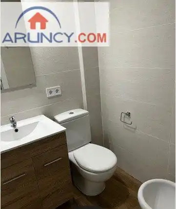 Baño de Piso de alquiler en Sevilla con Aire acondicionado y Amueblado