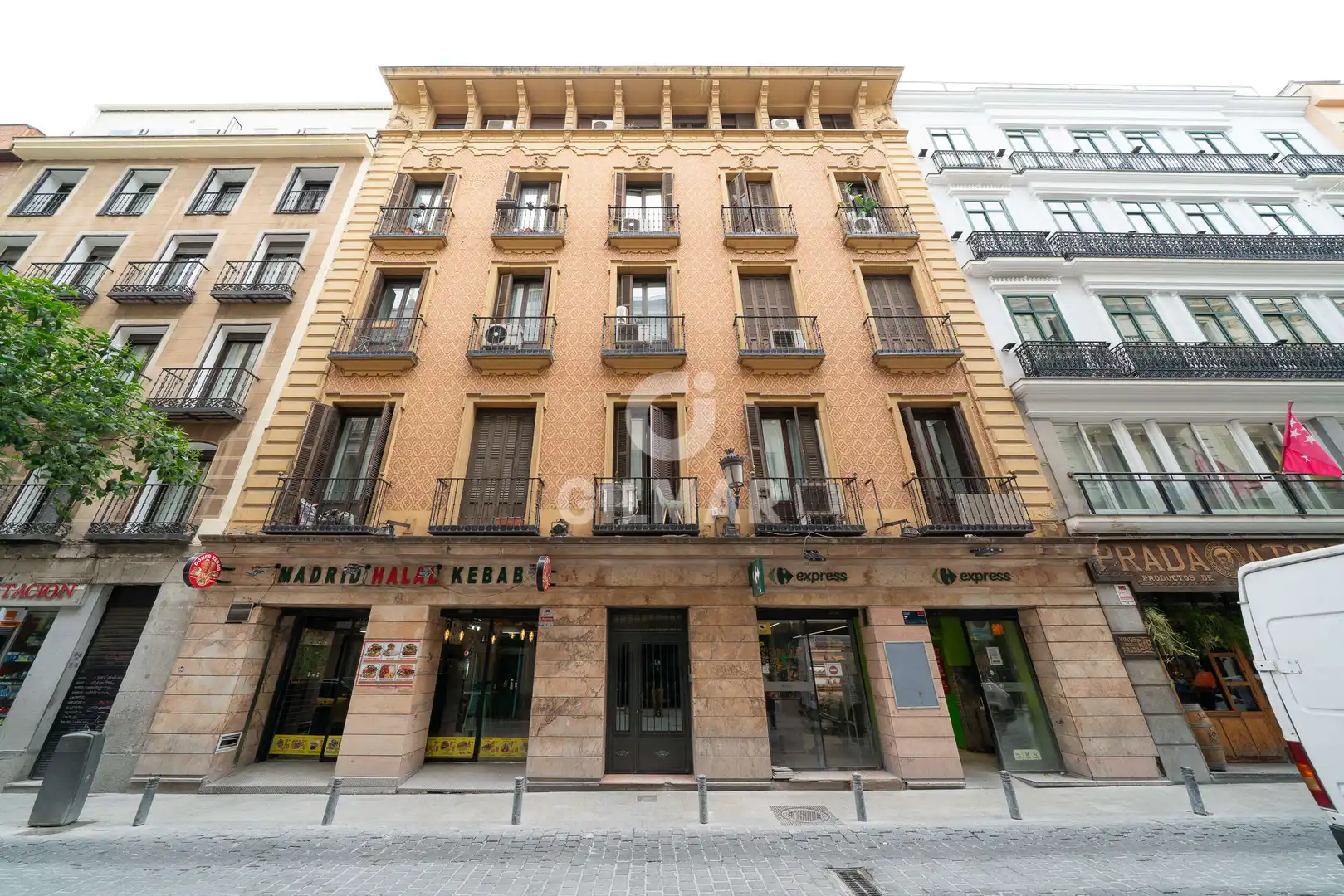 Vista exterior de Piso en venta en Madrid con Calefacción