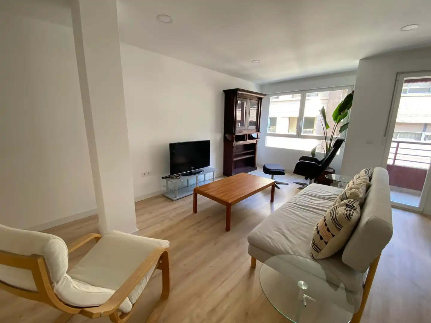 Living room of Flat for rent in Albacete  with Air Conditioner, Heating and Parquet flooring