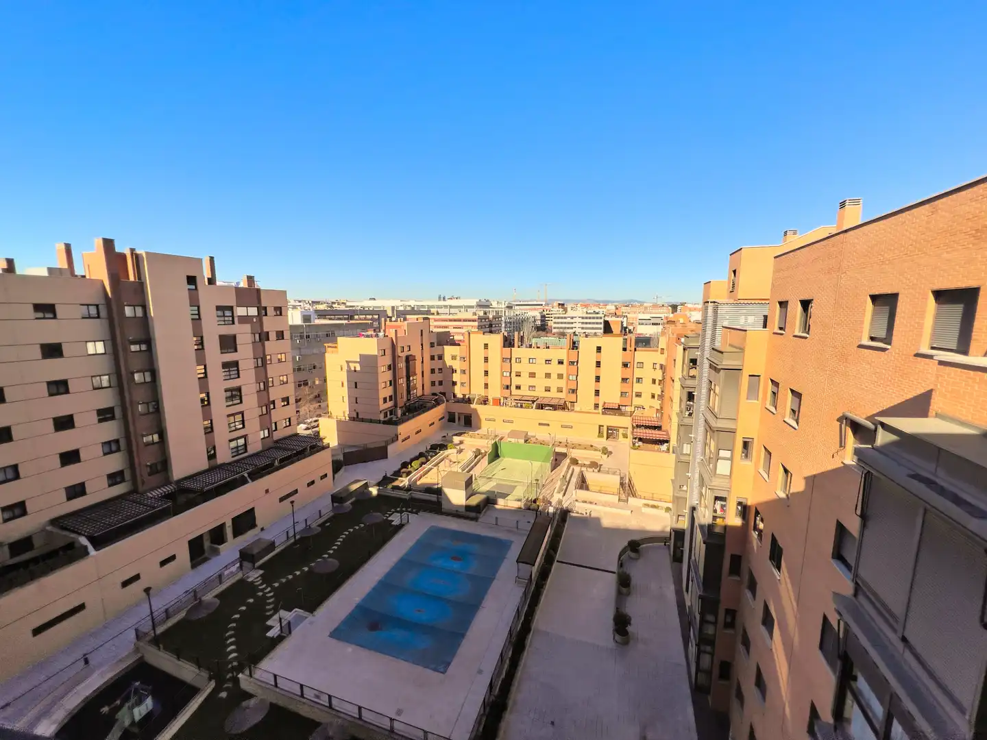 Piscina de Àtic en venda en Madrid amb Aire condicionat, Calefacció i Jardí privat