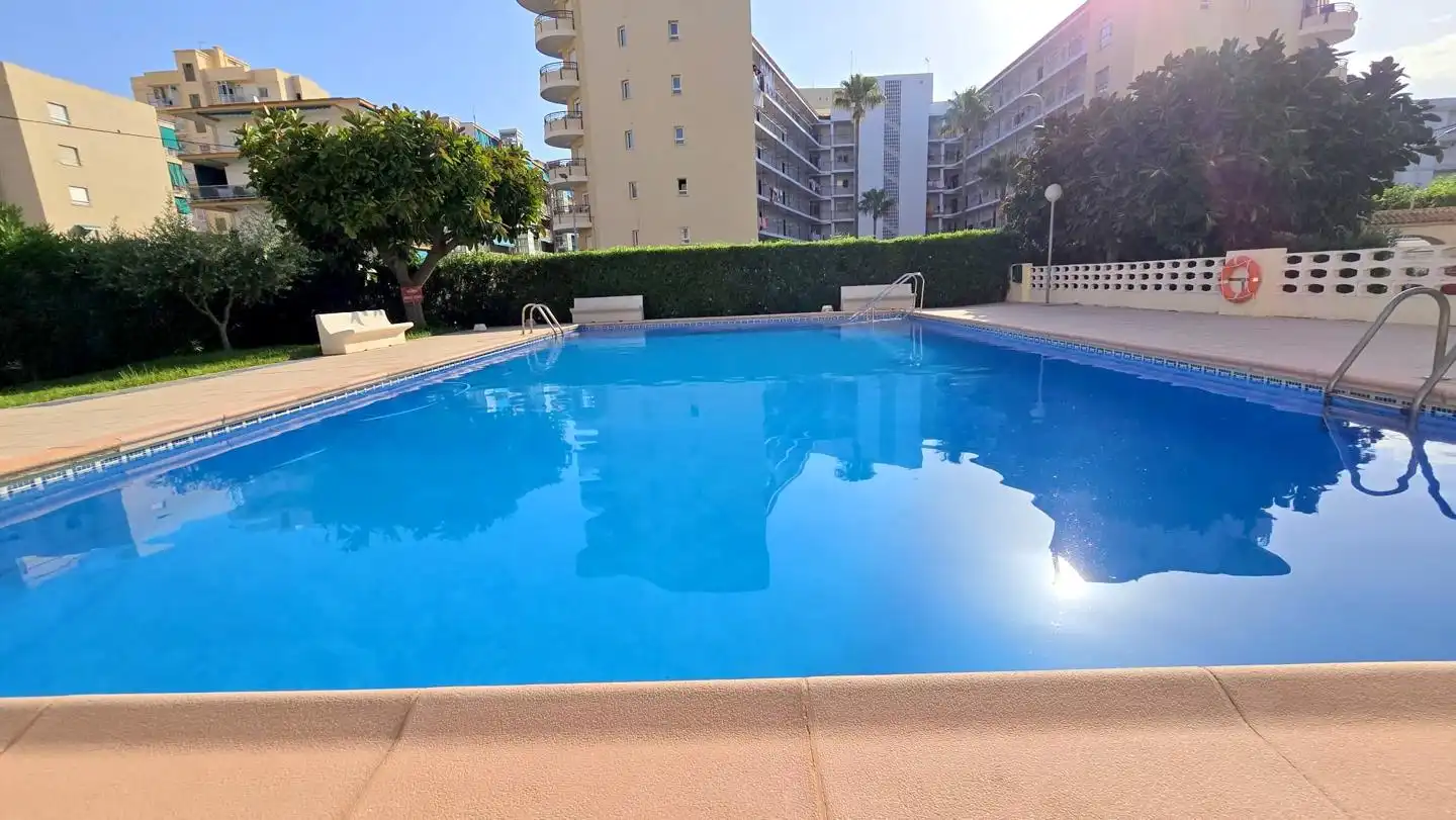 Piscina de Apartamento en venta en Gandia con Aire acondicionado, Terraza y Amueblado