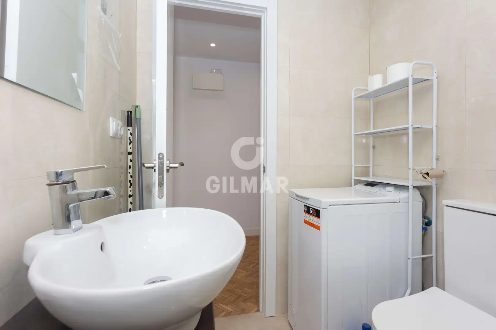Baño de Piso en venta en Madrid con Calefacción y Balcón