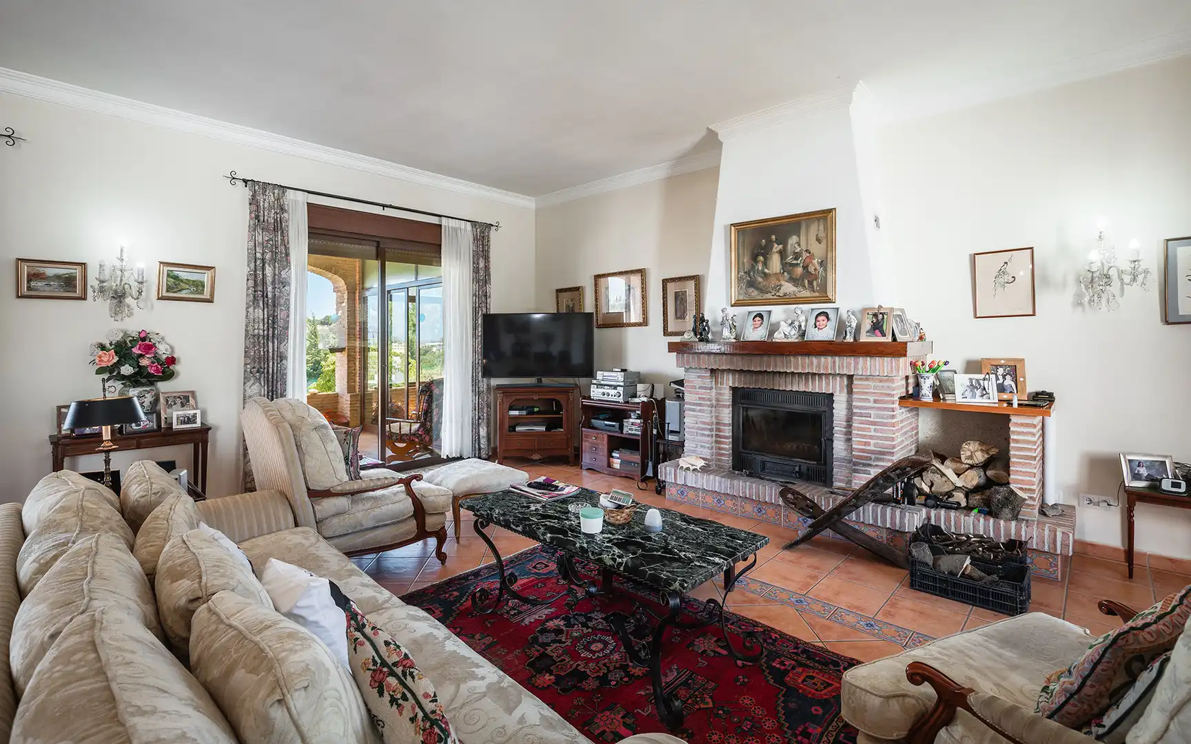 Sala de estar de Casa o chalet en venta en Estepona con Jardín privado, Terraza y Trastero