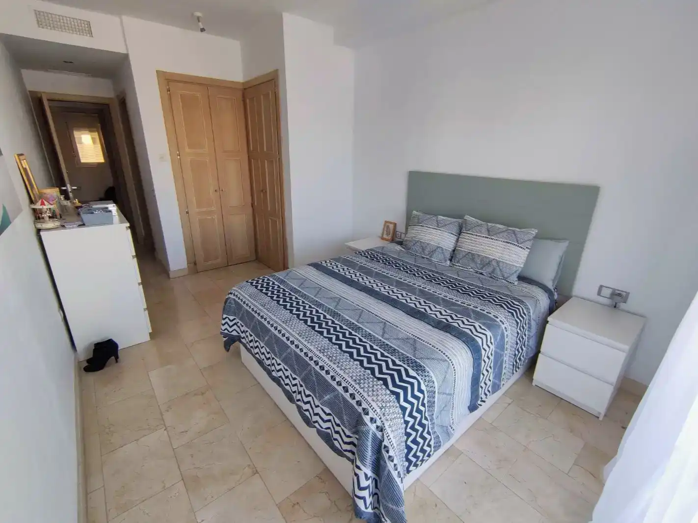Schlafzimmer von Wohnung zur Miete in Los Barrios mit Schwimmbad und Balkon