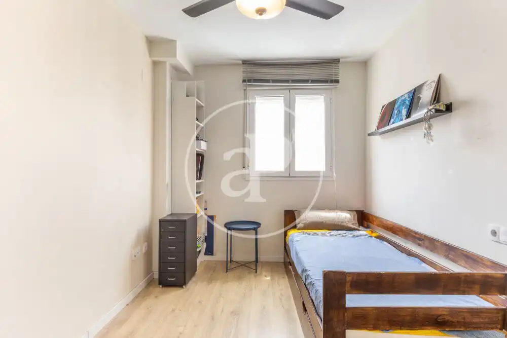 Schlafzimmer von Dachboden zum Verkauf in Valencia mit Klimaanlage, Heizung und Privatgarten