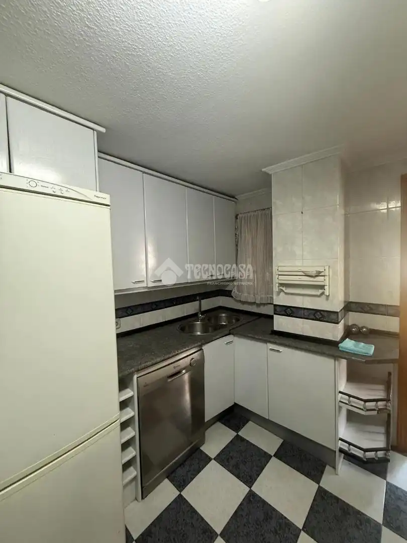 Cocina de Piso en venta en Fuenlabrada con Calefacción, Terraza y Amueblado