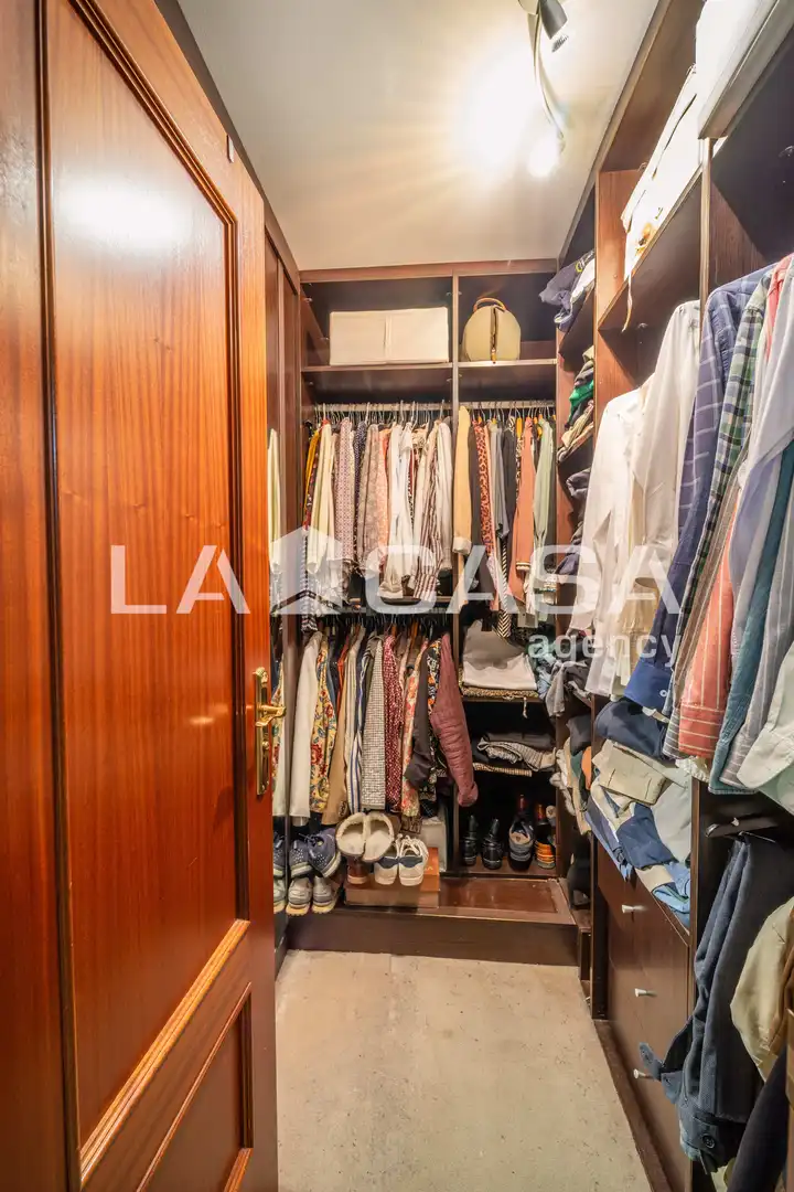 Casa adosada en venta en Dos Hermanas con Aire acondicionado, Terraza y Trastero