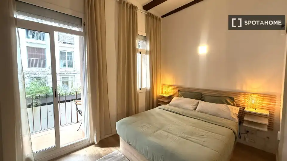 Flat with terrace to rent in Ciutat Vella
