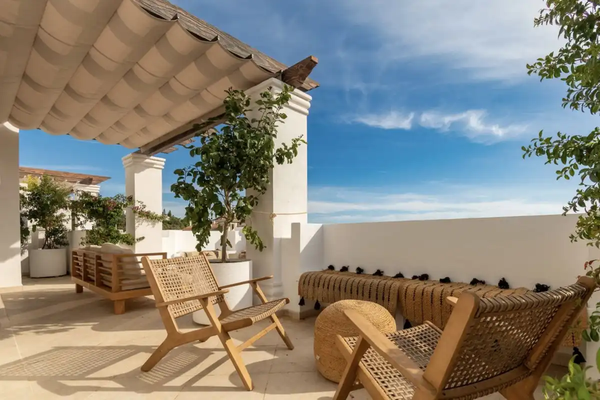 Terrasse von Maisonette zur Miete in Marbella mit Klimaanlage, Terrasse und Abstellraum