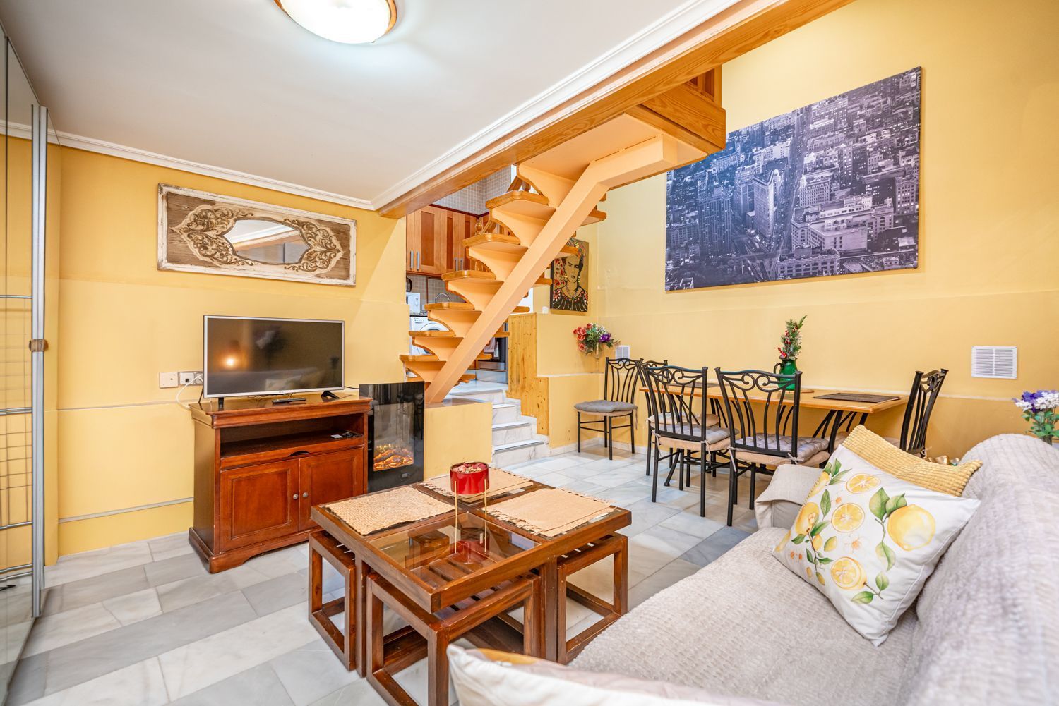 Living room of Duplex for sale in  Madrid Capital  with Heating, Terrace and Furnished