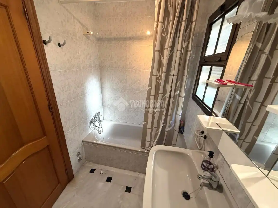 Casa aparellada en venda a El Retiro - Parque Atlántico - Ronda este, imagen 24