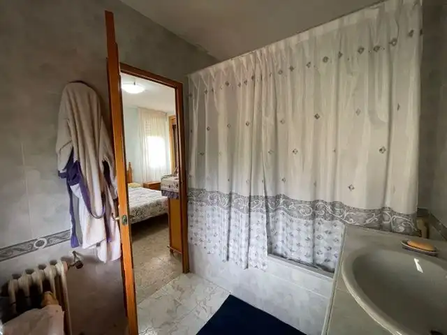 Bany de Casa o xalet en venda en Valdemorillo amb Calefacció, Jardí privat i Terrassa