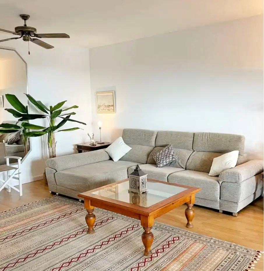 Apartamento con piscina en alquiler en La Quinta, imagen 2
