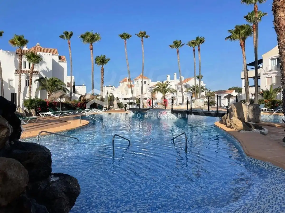 Vista exterior de Apartamento en venta en Roquetas de Mar con Aire acondicionado, Jardín privado y Terraza