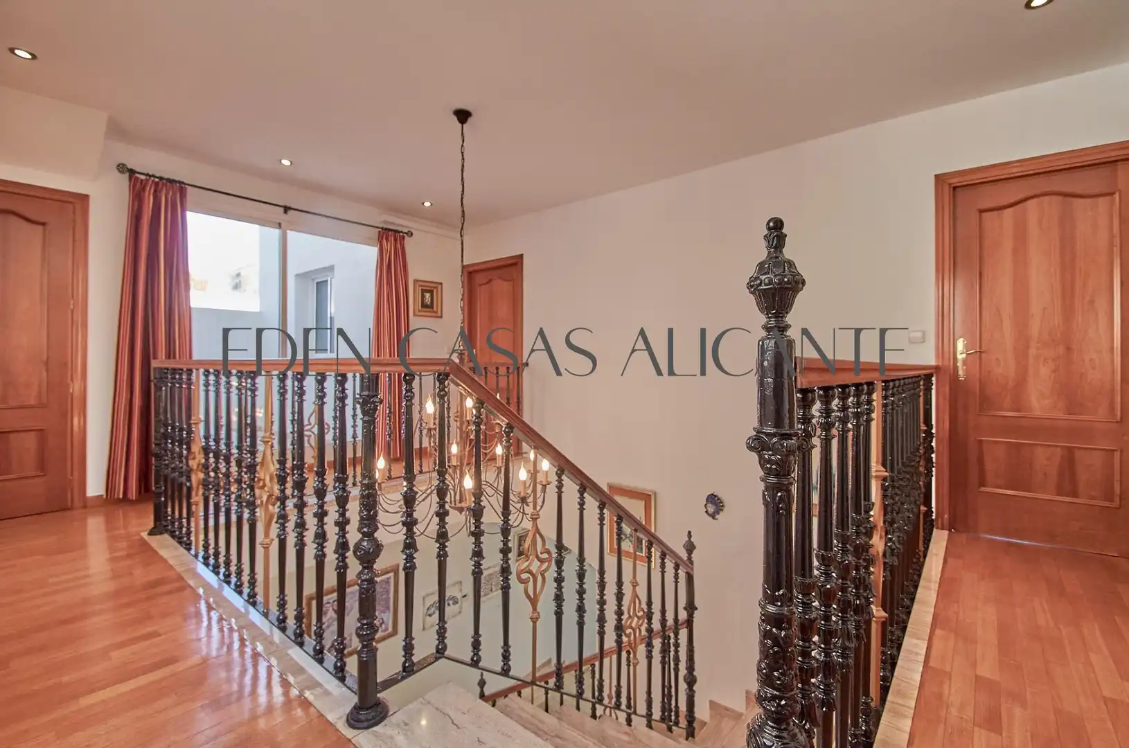 Casa adosada en venda en San Vicente del Raspeig / Sant Vicent del Raspeig amb Aire condicionat, Jardí privat i Parquet