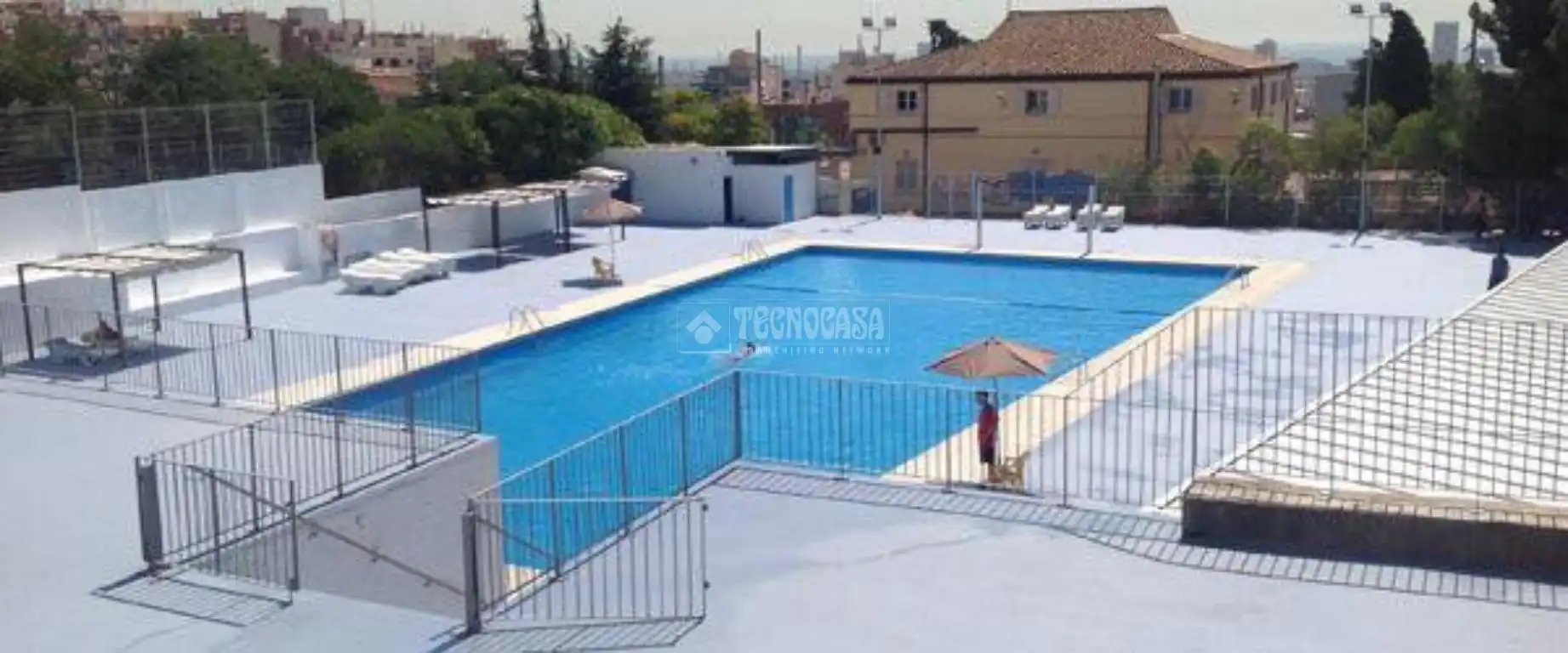 Schwimmbecken von Wohnung zum Verkauf in Barcelona mit Parkett