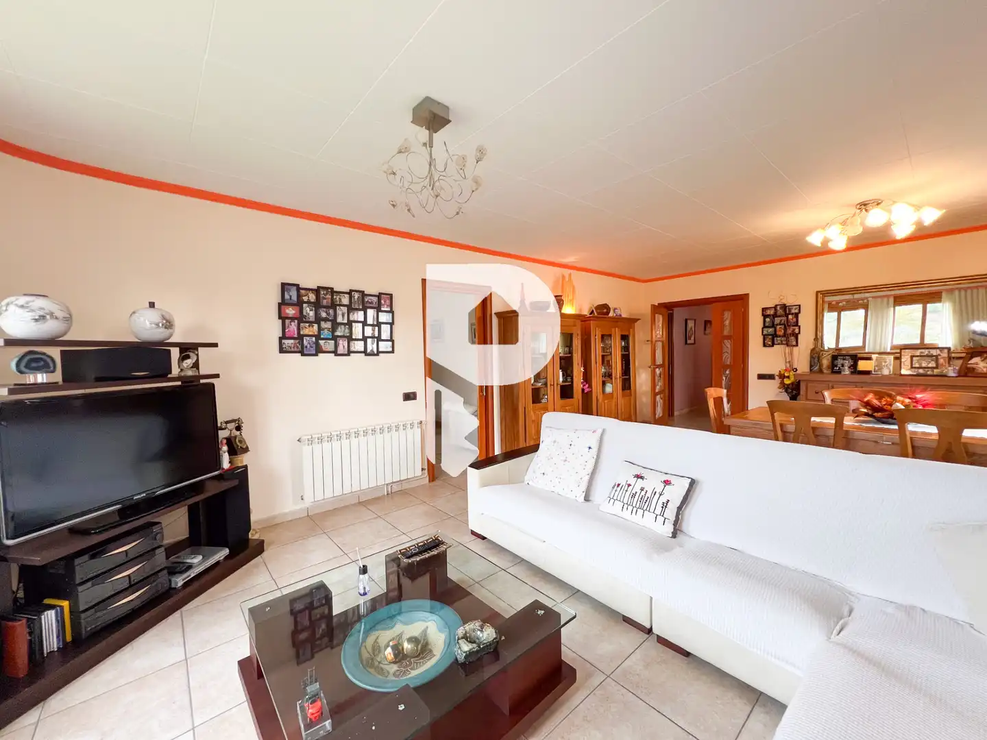 Sala d'estar de Casa o xalet en venda en Vallirana amb Aire condicionat, Calefacció i Jardí privat