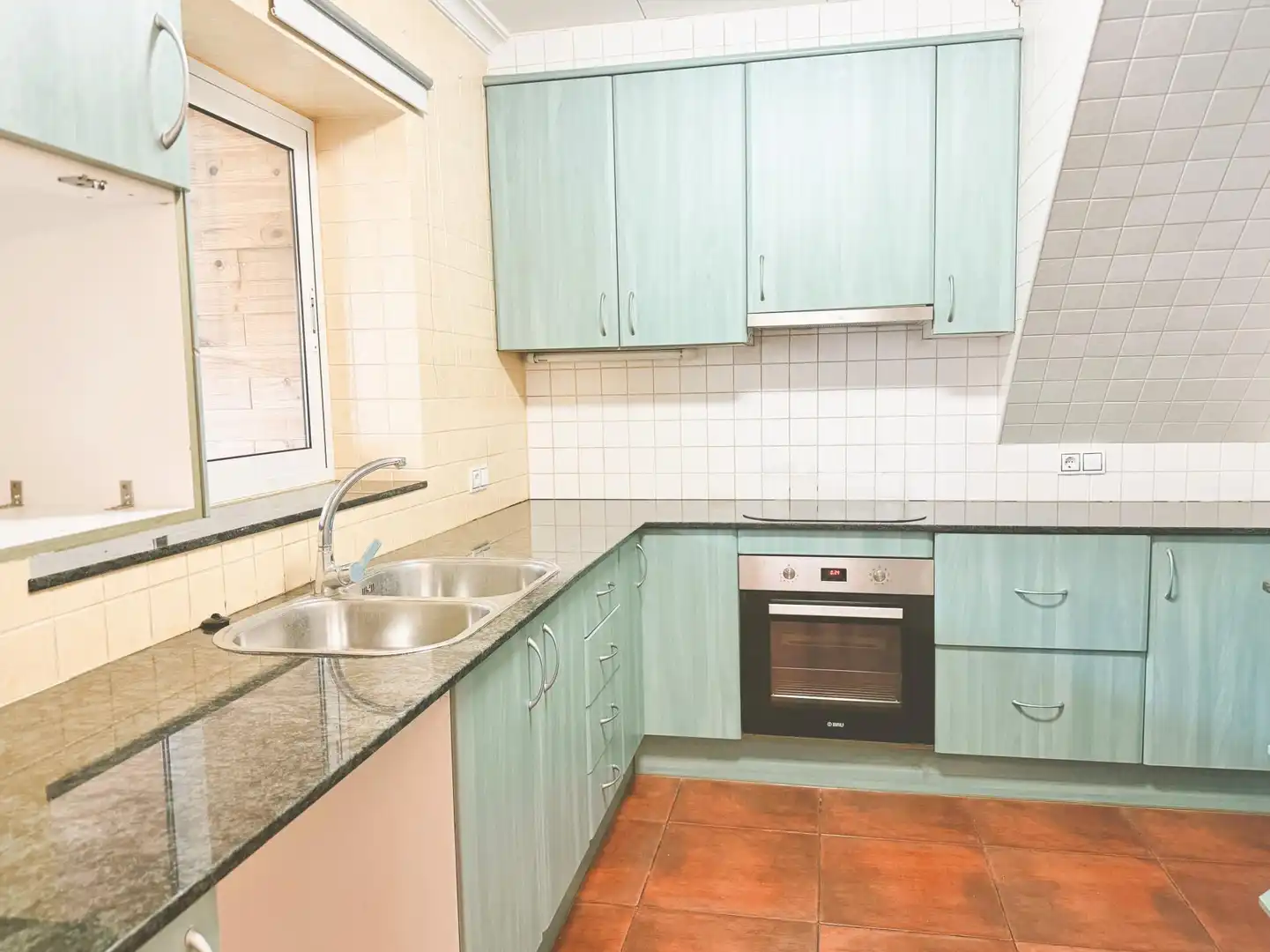 Cocina de Casa adosada en venta en Guardiola de Berguedà con Calefacción, Terraza y Horno