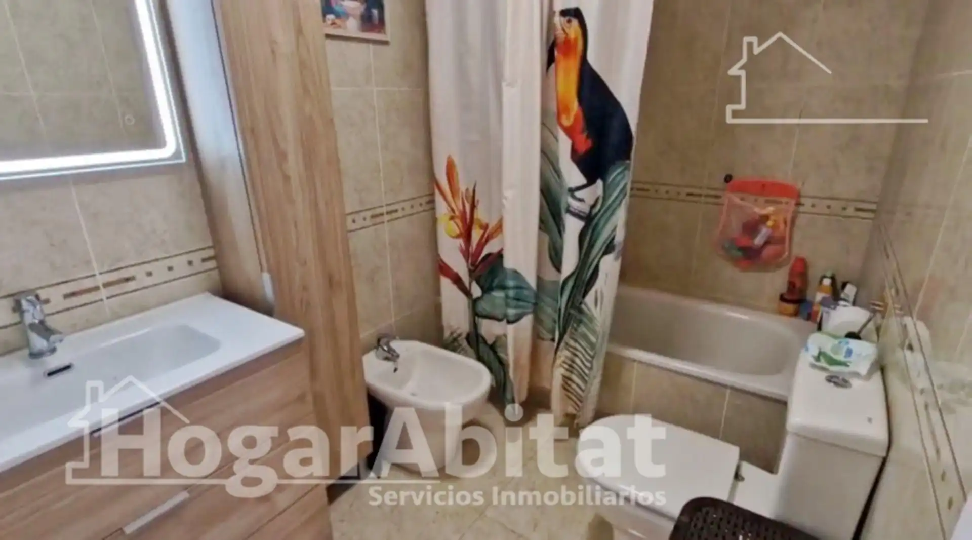 Baño de Piso en venta en Bellreguard con Aire acondicionado, Calefacción y Jardín privado