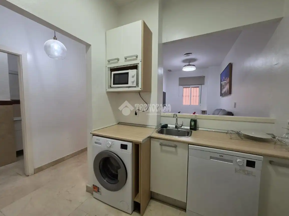 Kitchen of Flat for sale in Sevilla  with Air Conditioner