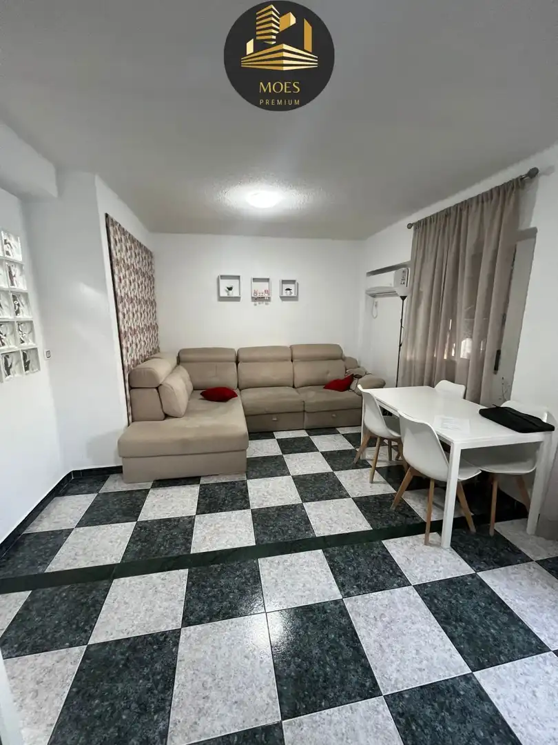 Sala d'estar de Pis en venda en Linares amb Aire condicionat, Calefacció i Terrassa