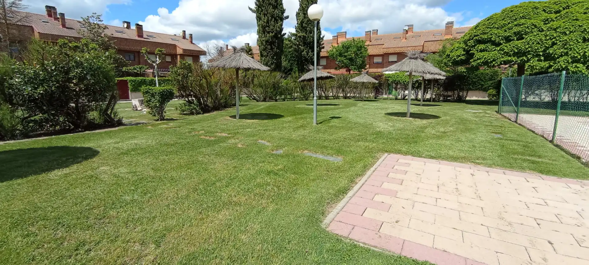 Jardí de Casa adosada en venda en Simancas amb Calefacció, Jardí privat i Parquet