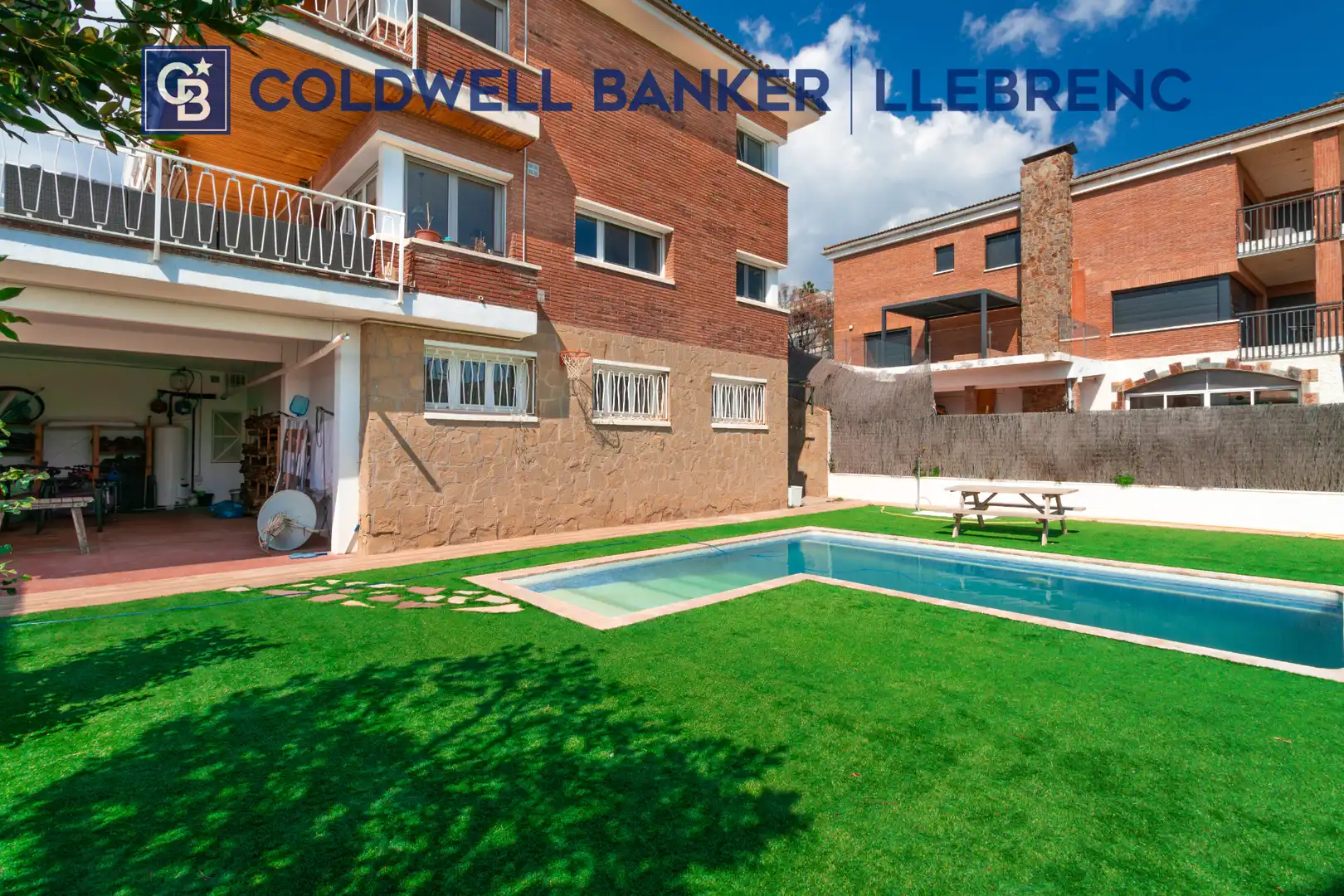 Piscina de Casa o xalet de lloguer en Sant Just Desvern amb Aire condicionat, Calefacció i Jardí privat