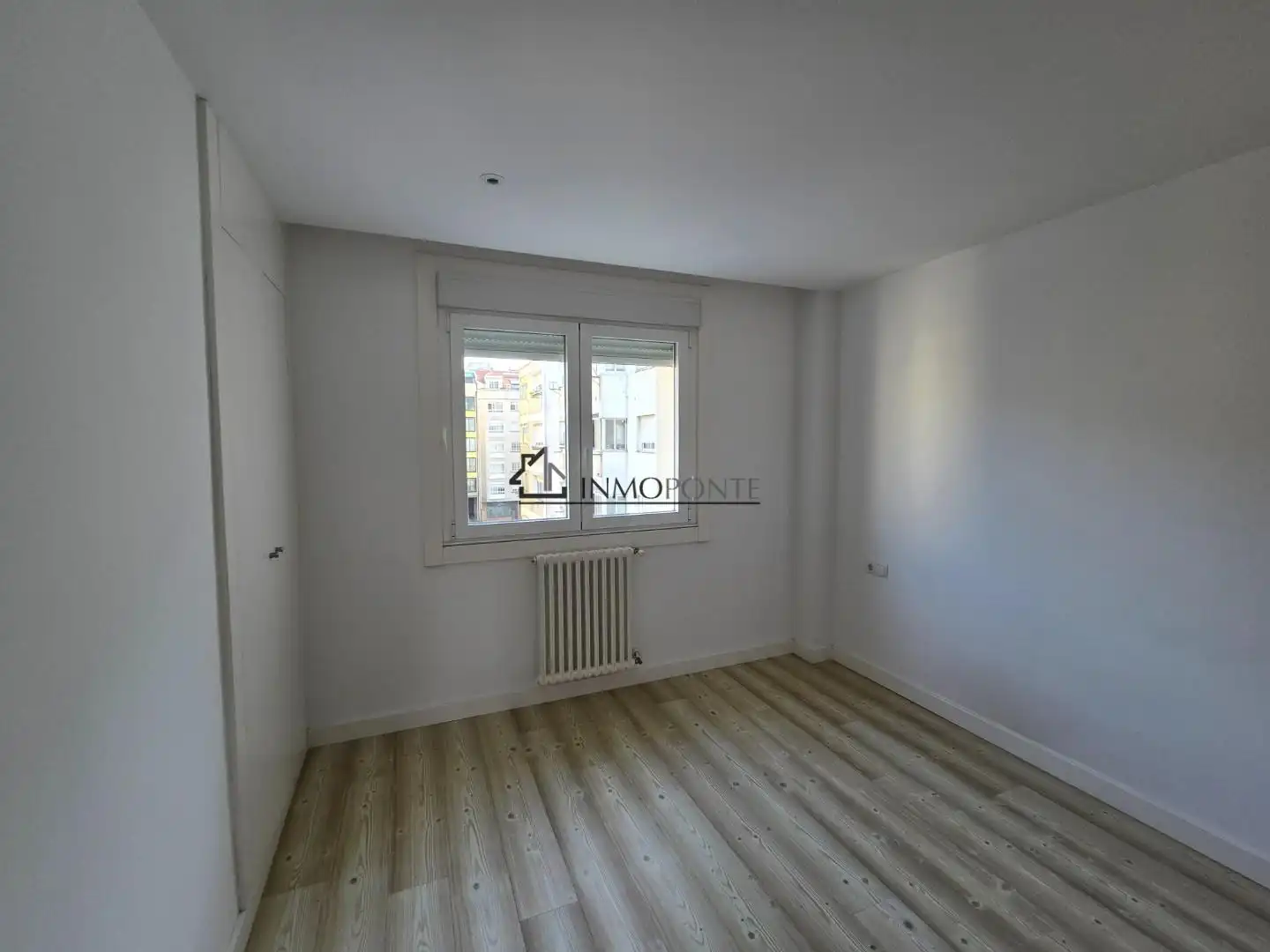Habitación de Piso en venta en Pontevedra Capital  con Calefacción, Horno y Lavadora