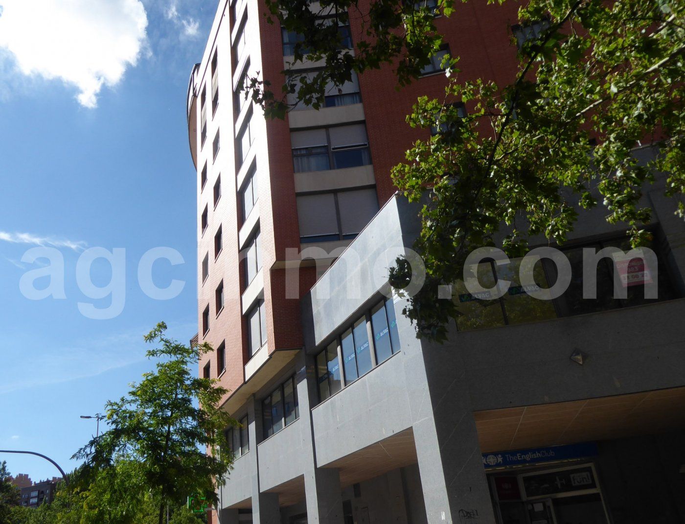 Außenansicht von Büro miete in Valladolid Capital mit Klimaanlage