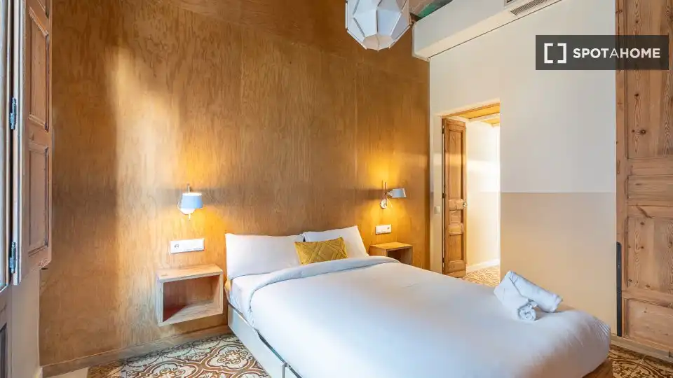 Flat with terrace to rent in Eixample
