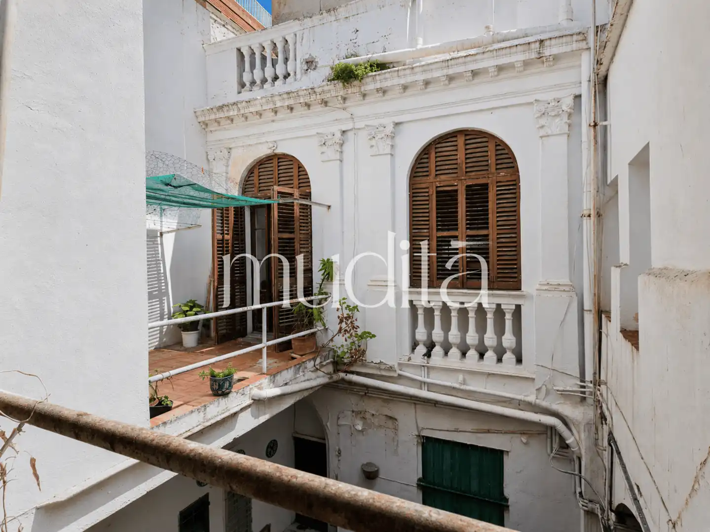 Vista exterior de Casa adosada en venta en El Masnou con Trastero y Balcón