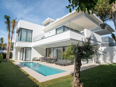 Casa con balcón en venta en Milla de Oro