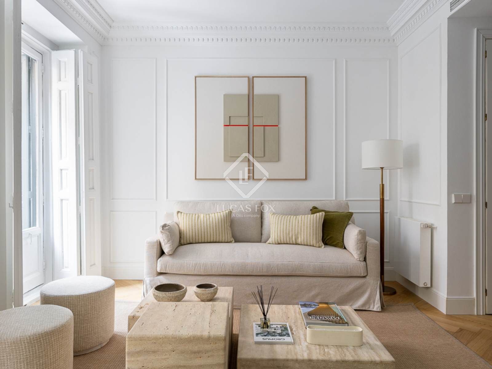Living room of Flat for sale in  Madrid Capital  with Air Conditioner, Heating and Furnished
