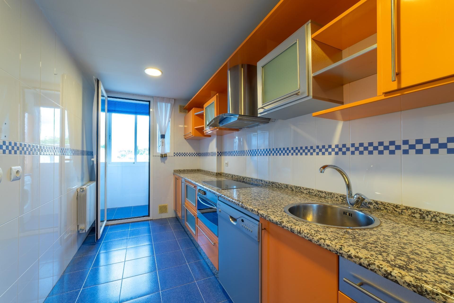 Kitchen of Flat to rent in Zamora Capital   with Heating, Parquet flooring and Storage room