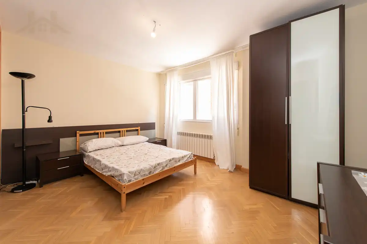 Schlafzimmer von Wohnung zum Verkauf in San Sebastián de los Reyes mit Klimaanlage, Heizung und Terrasse
