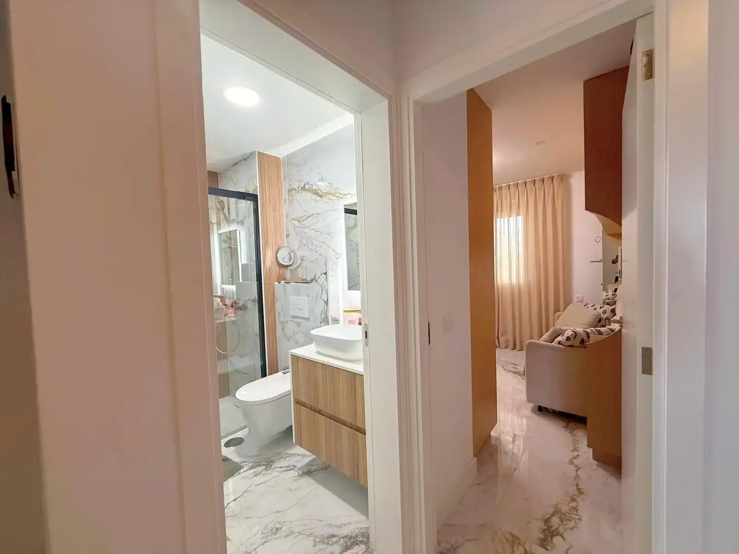 Badezimmer von Wohnung zum Verkauf in Arona mit Klimaanlage, Terrasse und Abstellraum