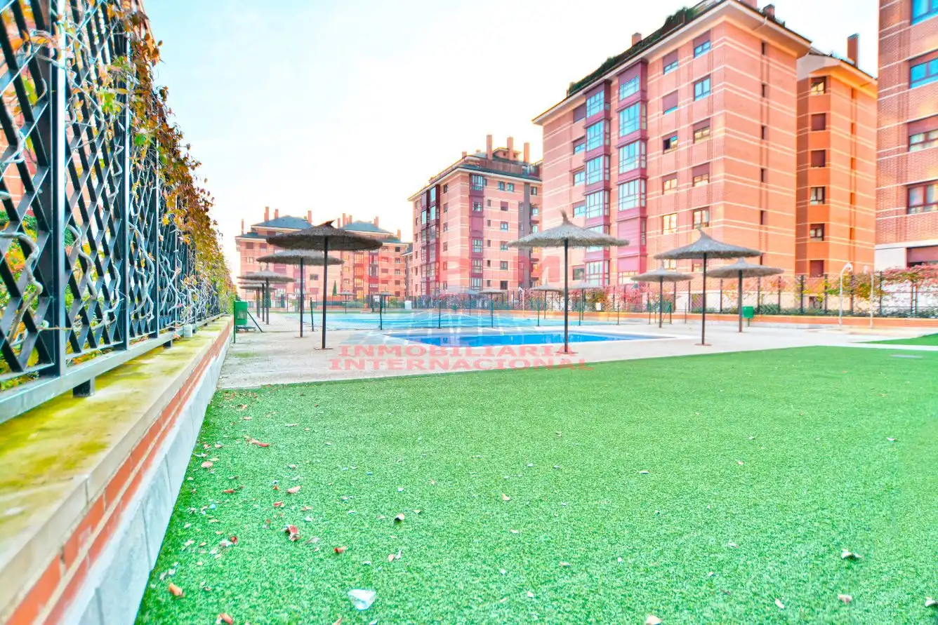 Flat with pool to rent in Hortaleza