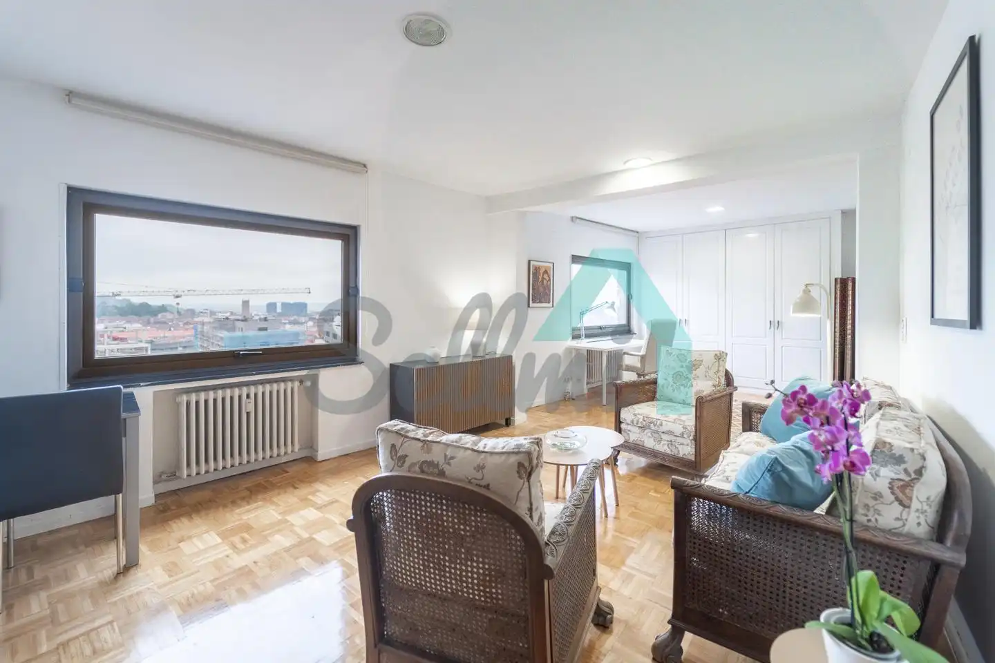 Living room of Flat for rent in Oviedo   with Heating, Parquet flooring and Furnished