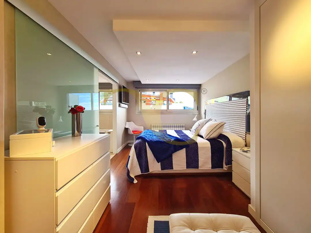 Schlafzimmer von Maisonette zum Verkauf in Oviedo  mit Heizung, Privatgarten und Terrasse