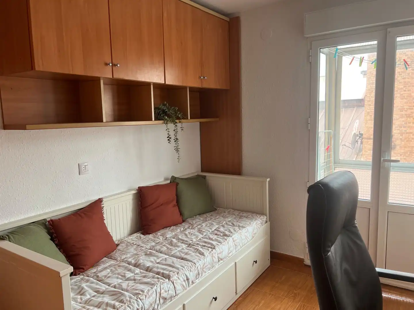 Habitación de Piso en venta en Gijón  con Calefacción, Terraza y Amueblado