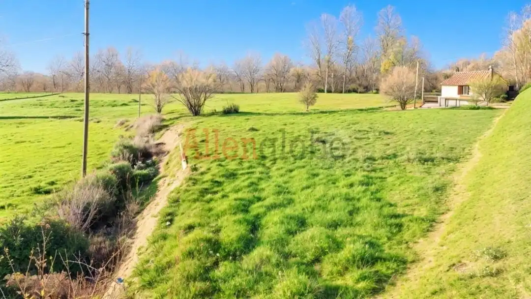 Terreny residencial en venda a San Claudio - Trubia - Las Caldas