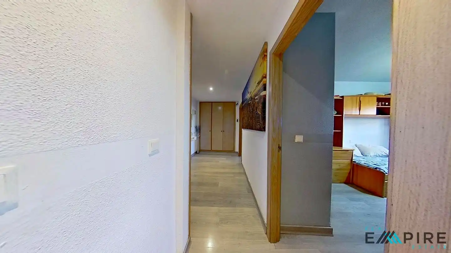 Planta baja en venta en Parla Este
