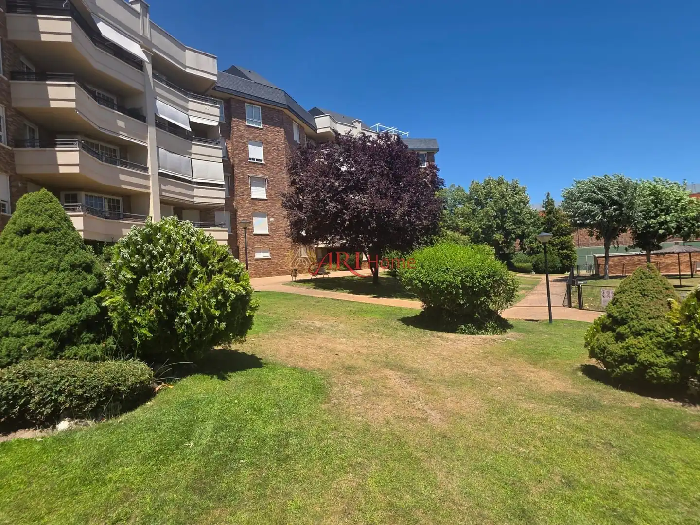 Vista exterior de Pis en venda en Majadahonda amb Aire condicionat, Calefacció i Terrassa