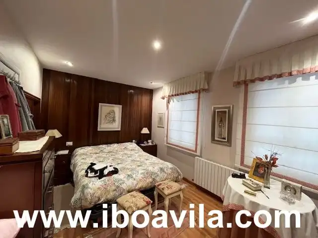 Dormitori de Casa o xalet en venda en Pontevedra Capital  amb Calefacció, Jardí privat i Terrassa