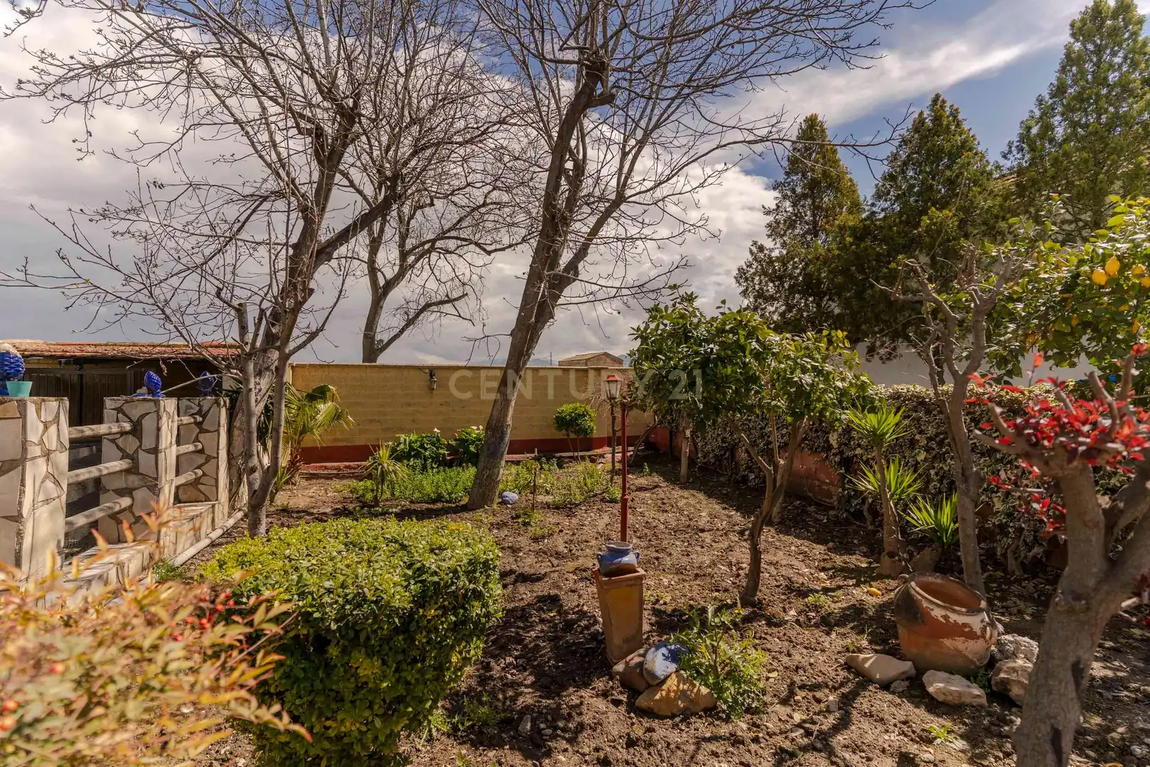 Jardí de Casa o xalet en venda en Granada amb Aire condicionat, Jardí privat i Traster