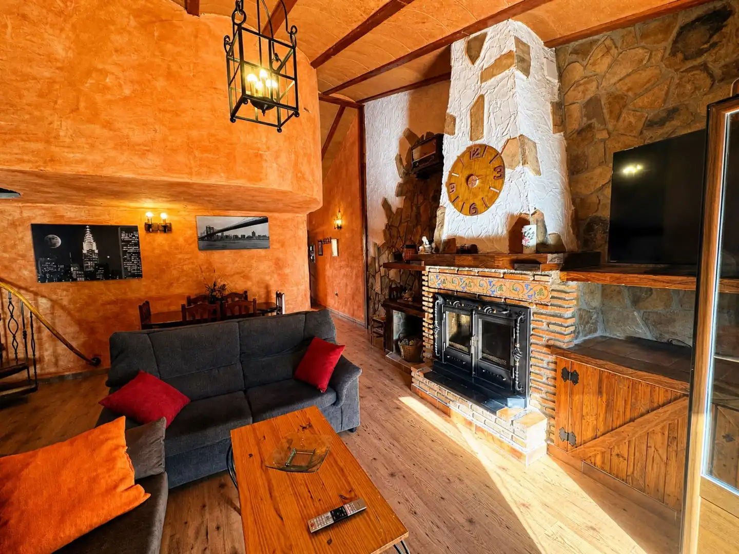 Sala de estar de Finca rústica en venta en Benatae con Calefacción, Jardín privado y Piscina
