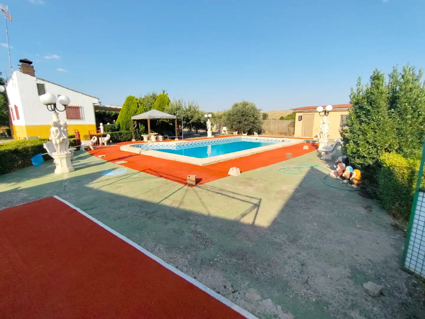 Piscina de Casa o xalet en venda en Chinchón amb Calefacció, Jardí privat i Terrassa
