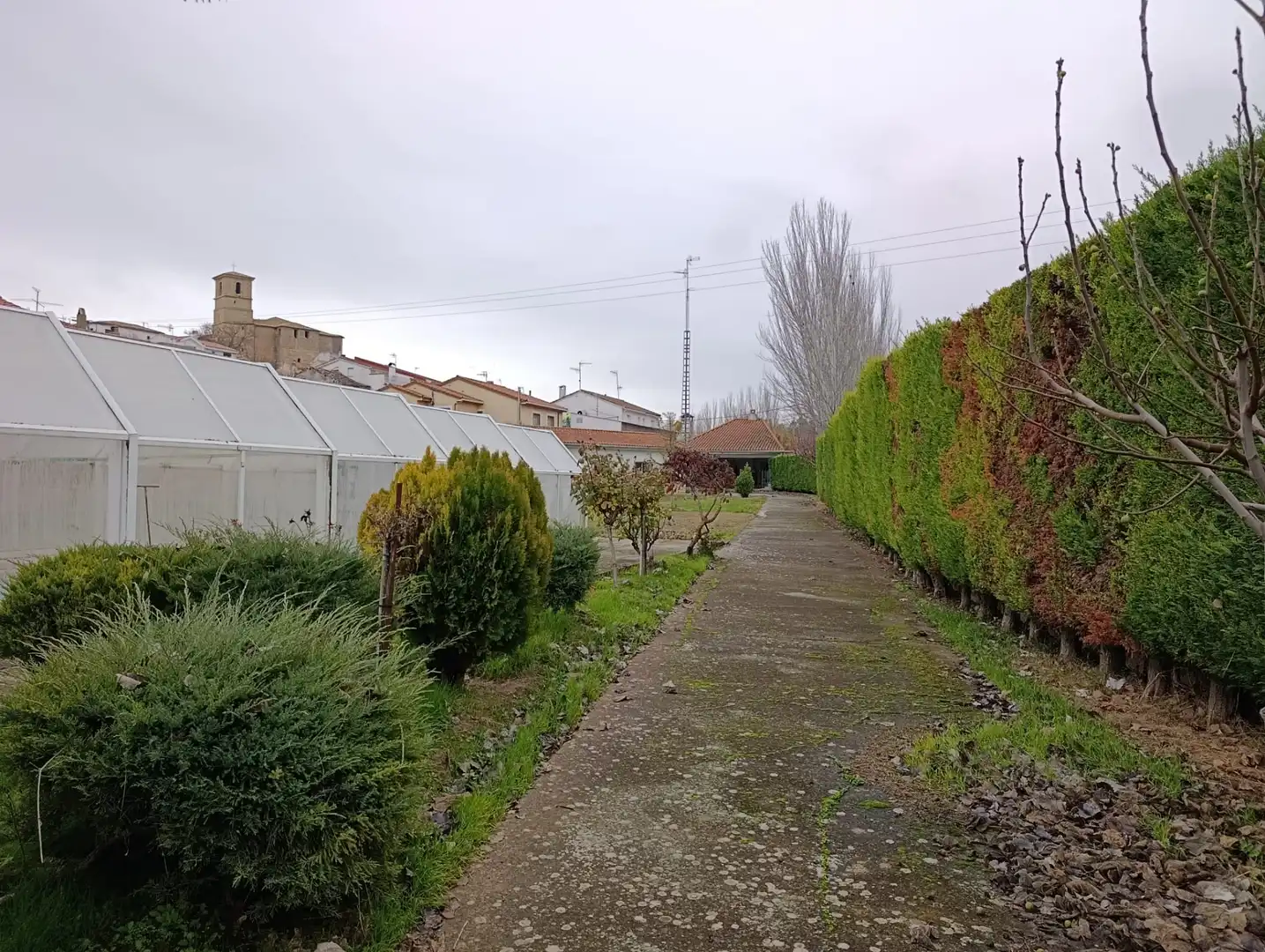 Houses for sale in Buendía  with Air Conditioner, Heating and Private garden