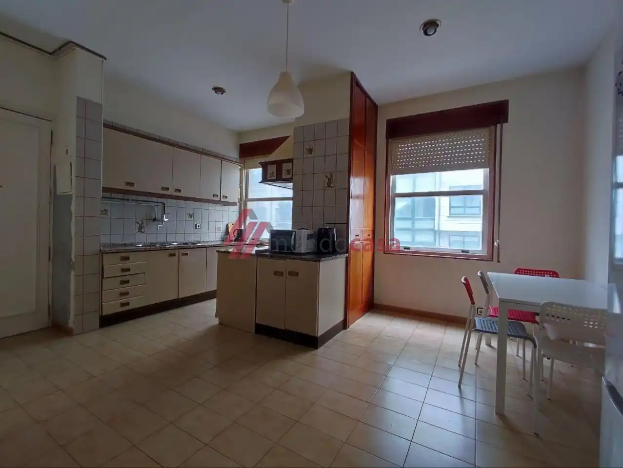 Cocina de Piso para compartir en Ferrol con Calefacción, Parquet y Amueblado
