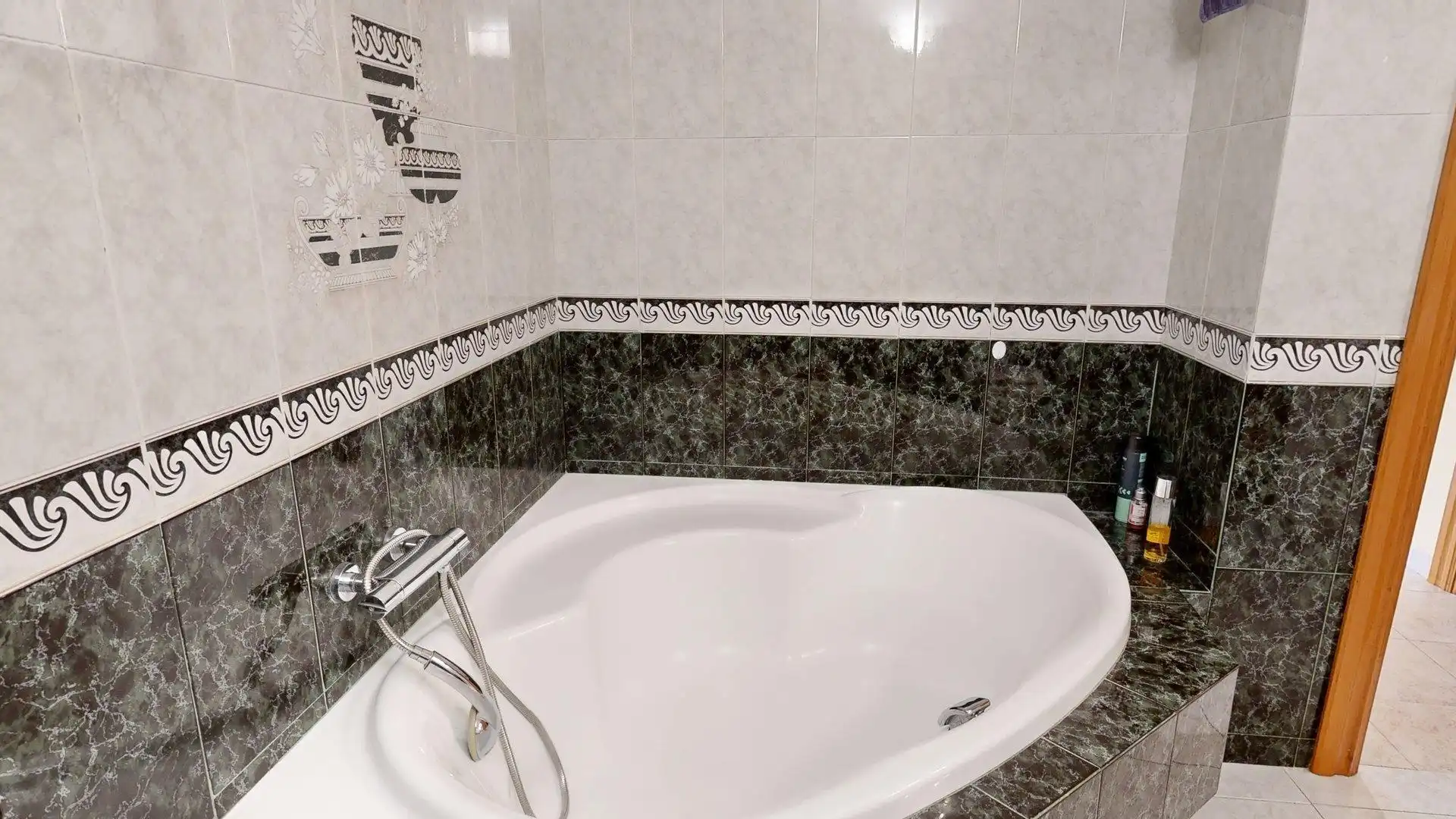 Bany de Casa o xalet en venda en Zaragoza amb Calefacció, Terrassa i Moblat